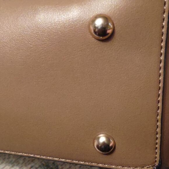 Adrienne Vittadini‎ tan faux alligator embossed handbag 13x9.5 - Picture 7 of 11